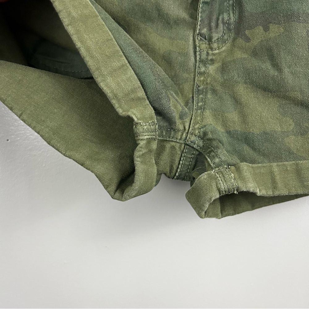 Urban Life Women's Camo Roll-Cuff Cargo Shorts - Olive Green - Picture 4 of 7